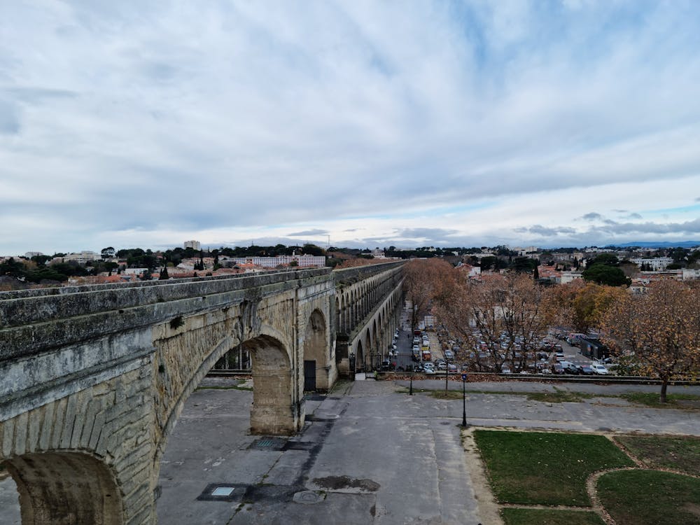 Cosa vedere a Montpellier in un giorno: Acquedotto Saint Cl&eacute;ment 