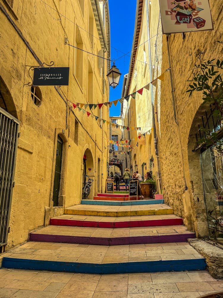 Cosa vedere a Montpellier: Rue Bras de Fer nell'&Eacute;cusson